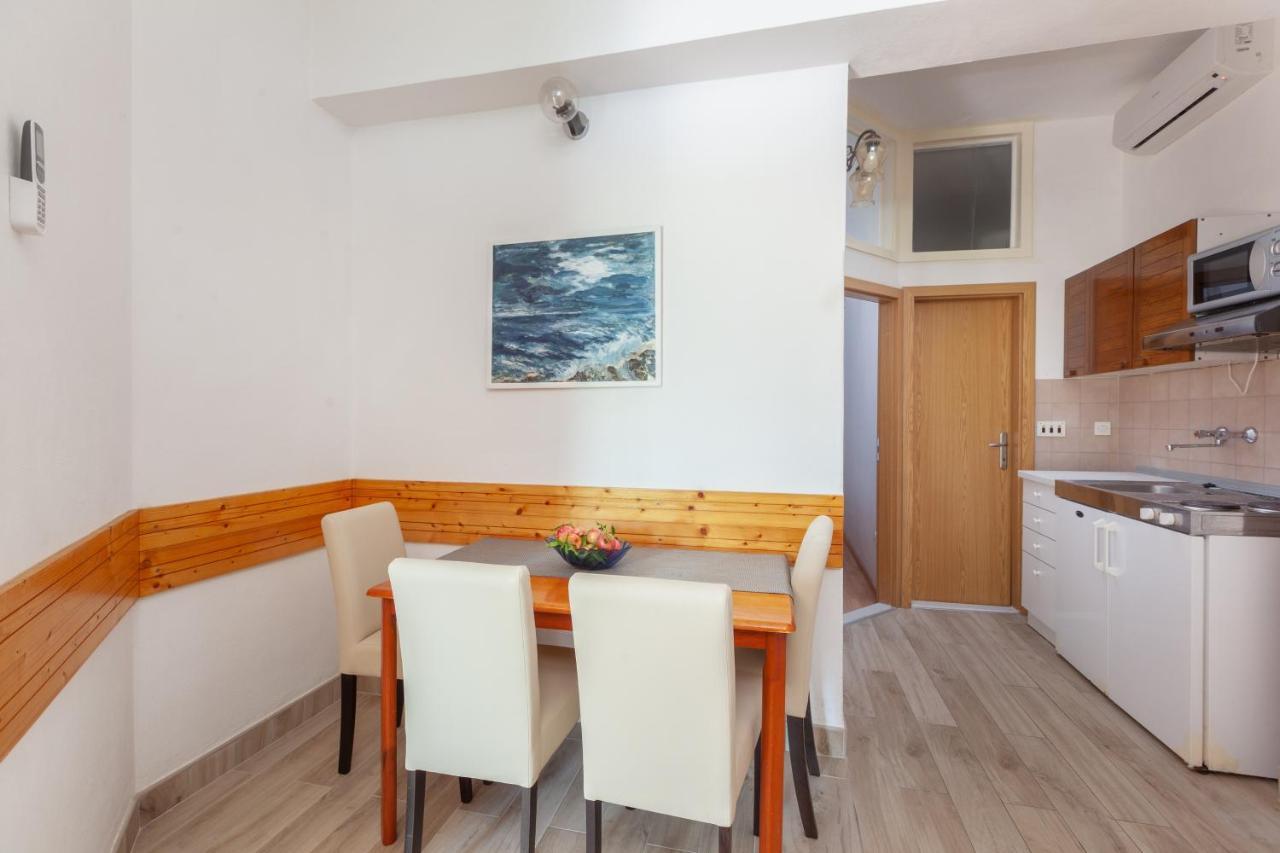 Apartments By The Sea Igrane, Makarska - 310 Exterior foto